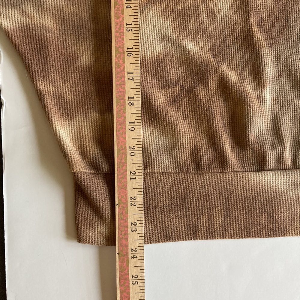 Lulu's Cool Touch Brown Tie-Dye Long Sleeve Thermal Top Medium - Picture 7 of 9